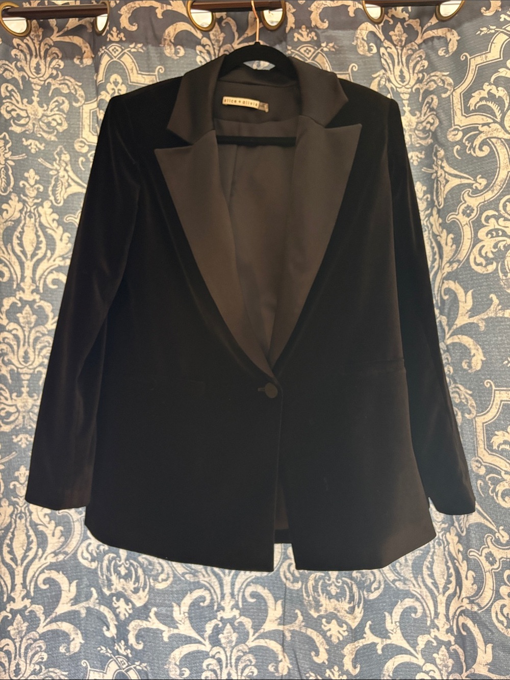 Alice + Olivia Black Velvet Single-Button Blazer with Satin Lapels